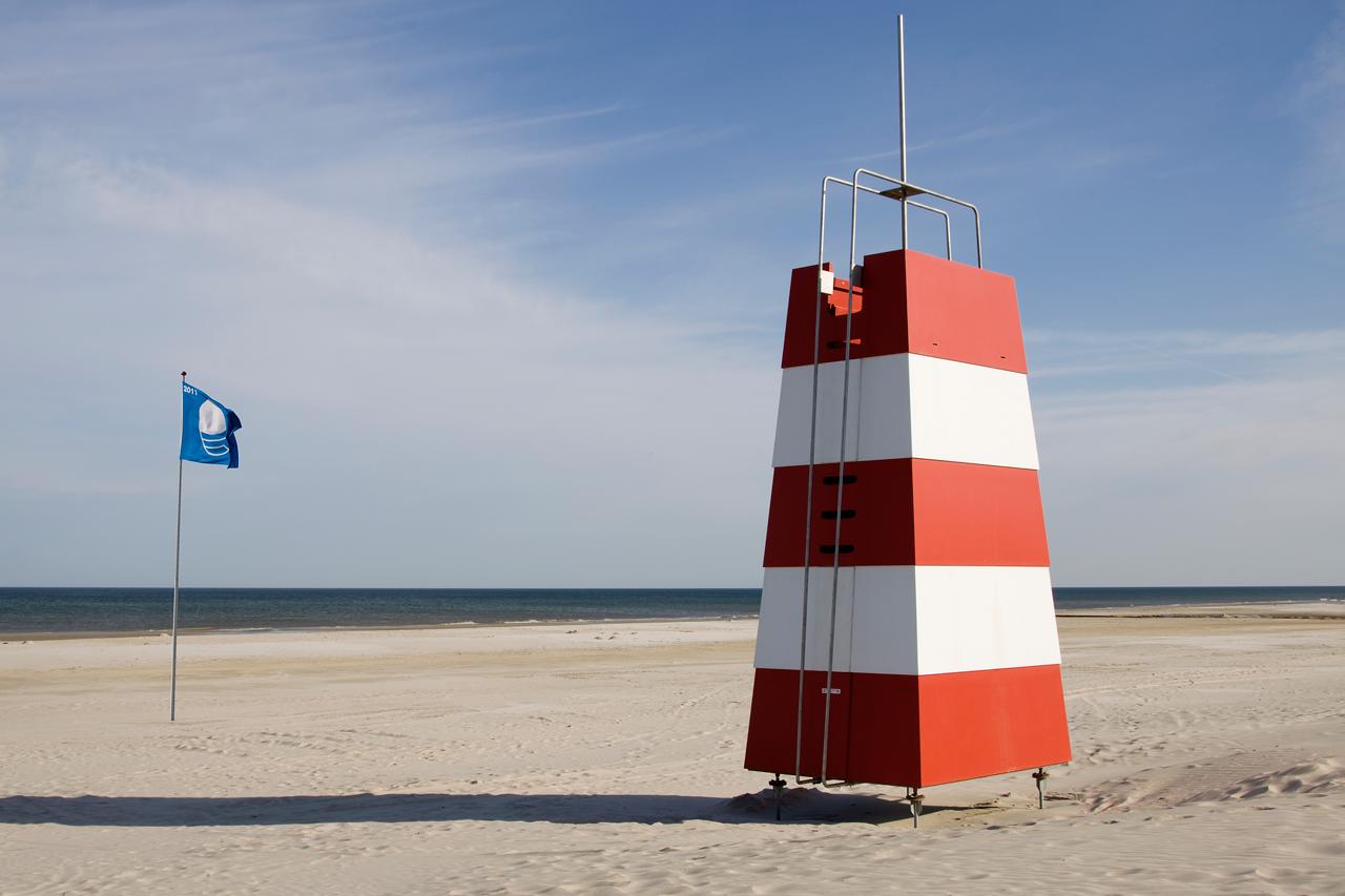 Livreddertårn på strand