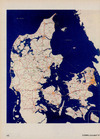 Månedens plakat: Venner ser på Danmarks kort 