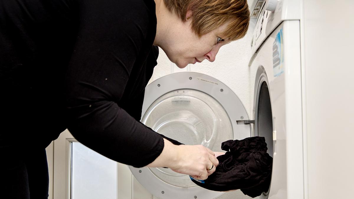Vask kemiresterne ud af dit nye tøj, før du det på | Samvirke