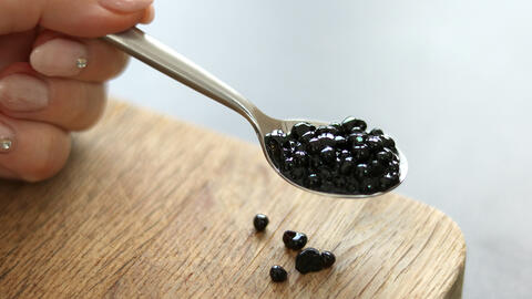 Balsamicoperler på ske