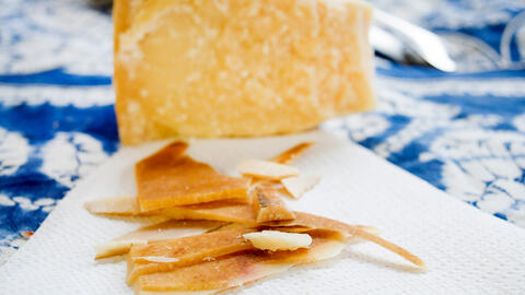 Parmesanskorpe og parmesanost