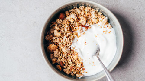 Kefir i skål med topping 