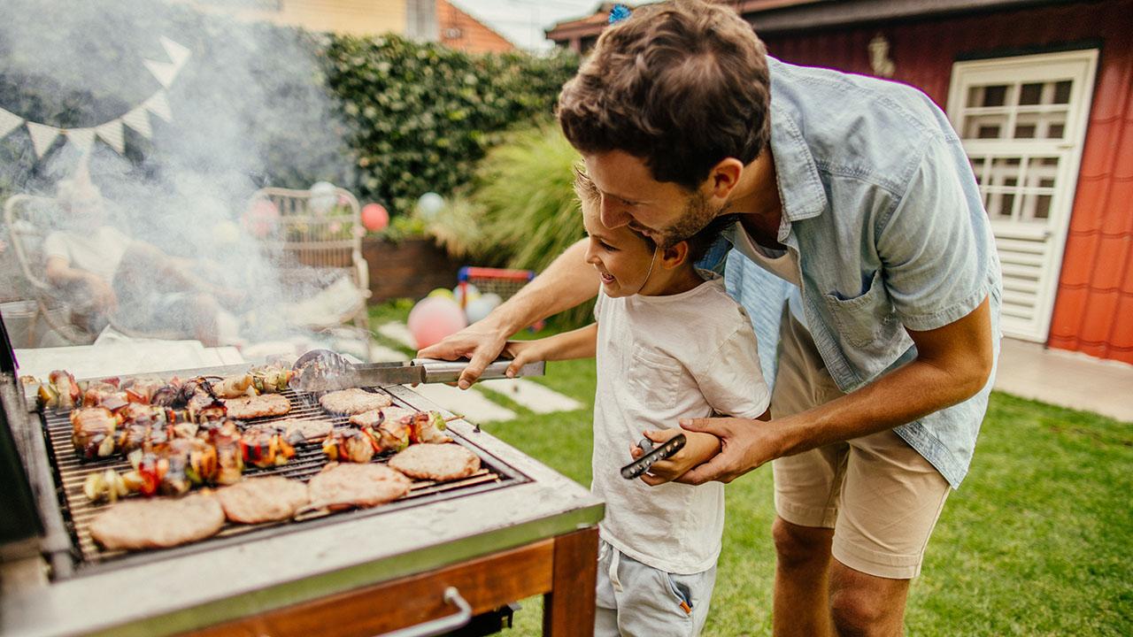 Husarbejde betaling dødbringende Rengøring af grill: Gør grillen klar til en ny sæson | Samvirke