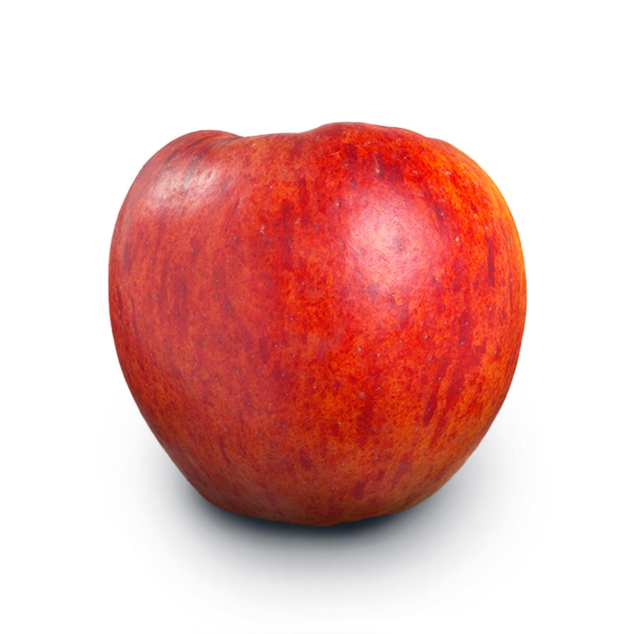 Rødt æble af sorten rubens. Æblet er fritlagt og ligger på hvid baggrund