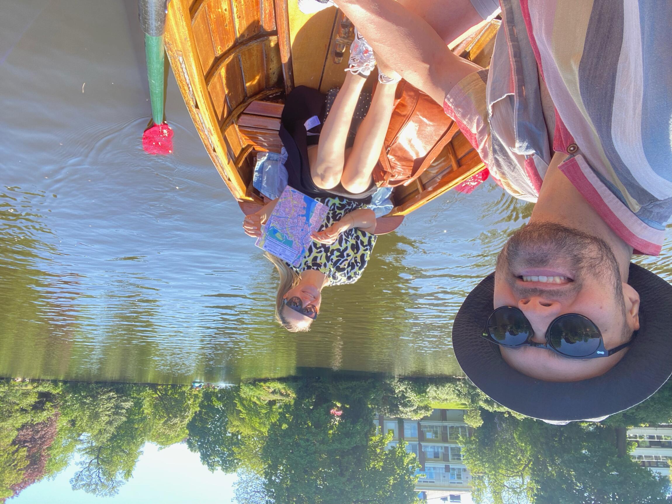 Casper U. Mortensen og Stine Bjerre på sejltur 