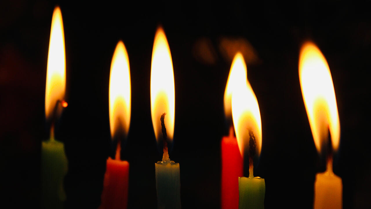 stearinlys med flammer