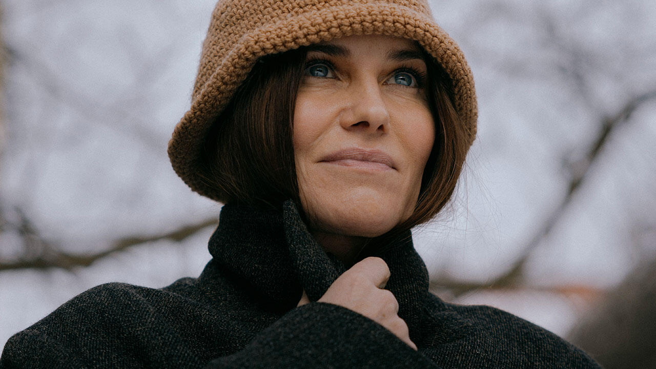 Pernille Rosendahl i nær iført vintertøj.