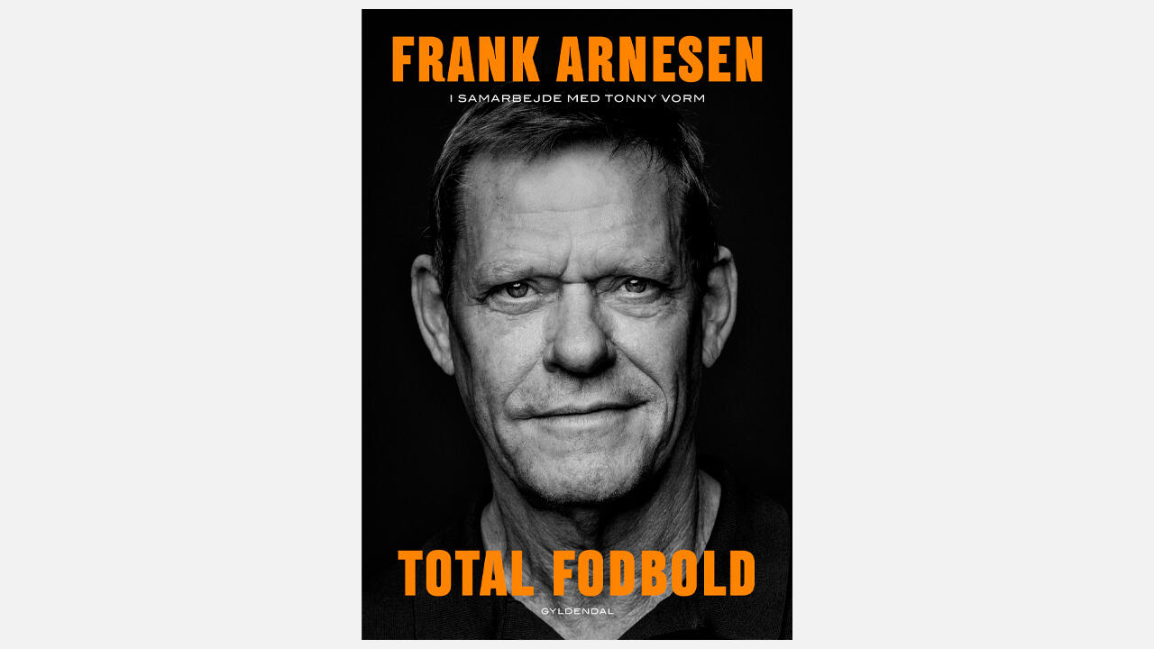 Bogen Total Fodbold af Frank Arnesen